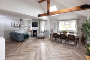 Sitting Room - click for photo gallery